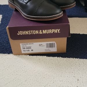 Boys Johnston & Murphy  Conard Cap Toe dress shoe.